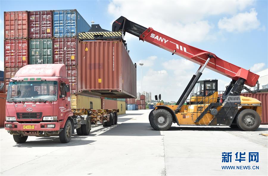 (新華全媒頭條·壯闊東方潮 奮進新時代——慶祝改革開放40年·圖文互動)(7)敢為天下先 愛拼才會贏——“晉江經驗”啟示錄 (新華全媒頭條·壯闊東方潮 奮進新時代——慶祝改革開放40年·圖文互動)(7)敢為天下先 愛拼才會贏——“晉江經驗”啟示錄